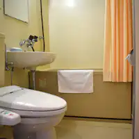 욕실 및 화장실 포함