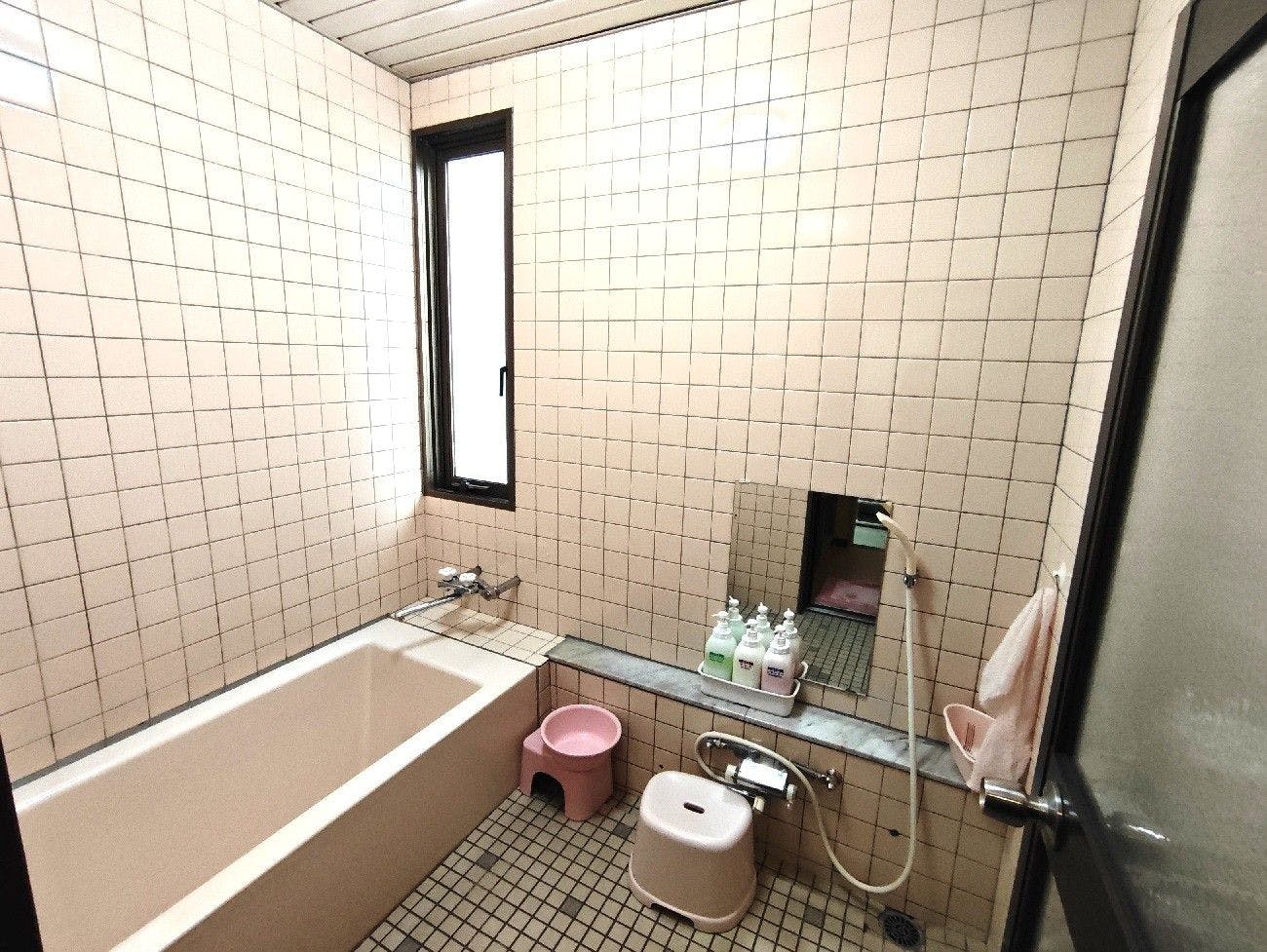 공용 여성탕(프런트에서 예약이 필요합니다)