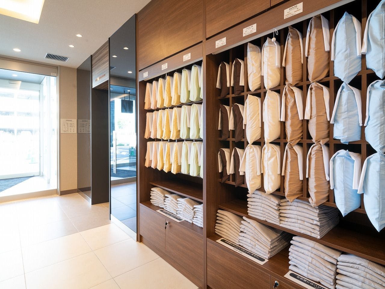 หมอนให้เลือก 8 แบบ