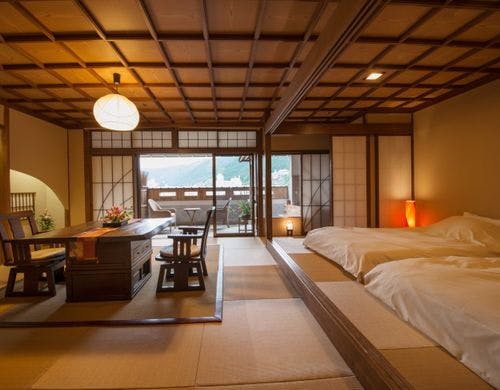 露天風呂付客室「月のかたらい」室内