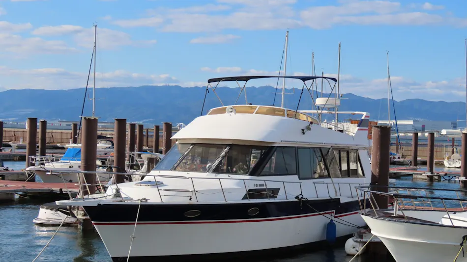 Osaka North Port Marina HULL
