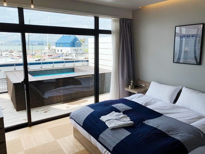 Osaka North Port Marina HULL