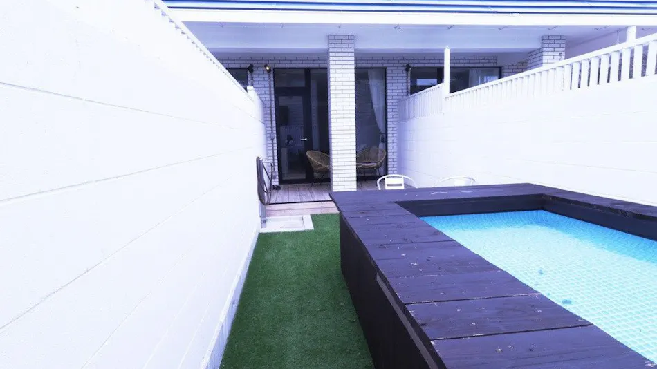 Osaka North Port Marina HULL