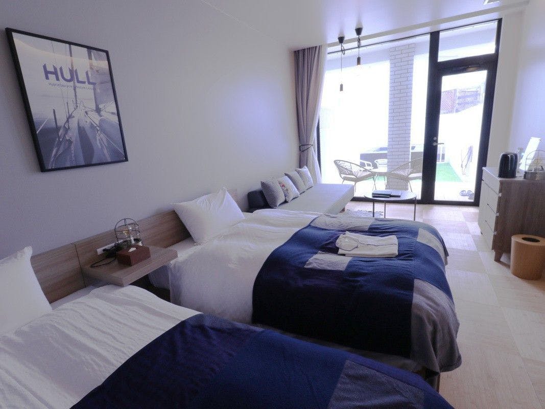 Osaka North Port Marina HULL