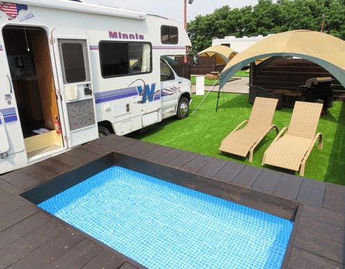 キャンピングカー＜ダブル+エキストラ＞