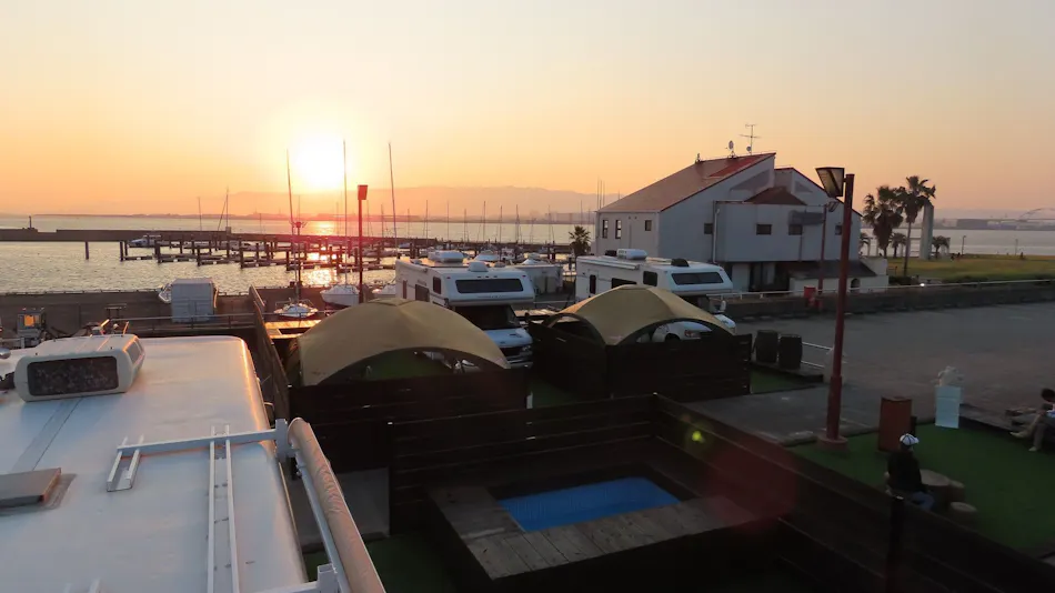 Osaka North Port Marina HULL