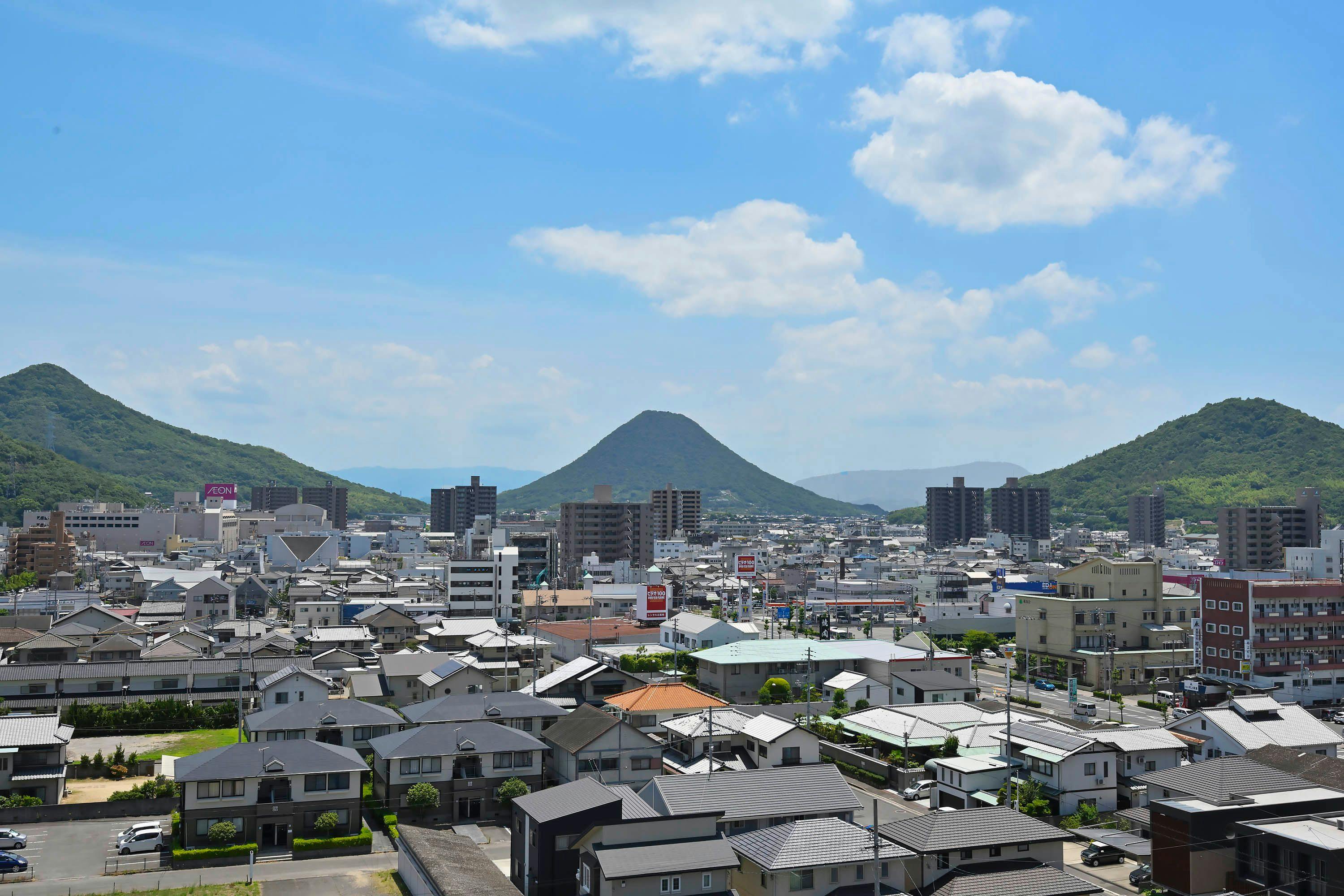 ホテルからみた風景2（南側：讃岐富士）
