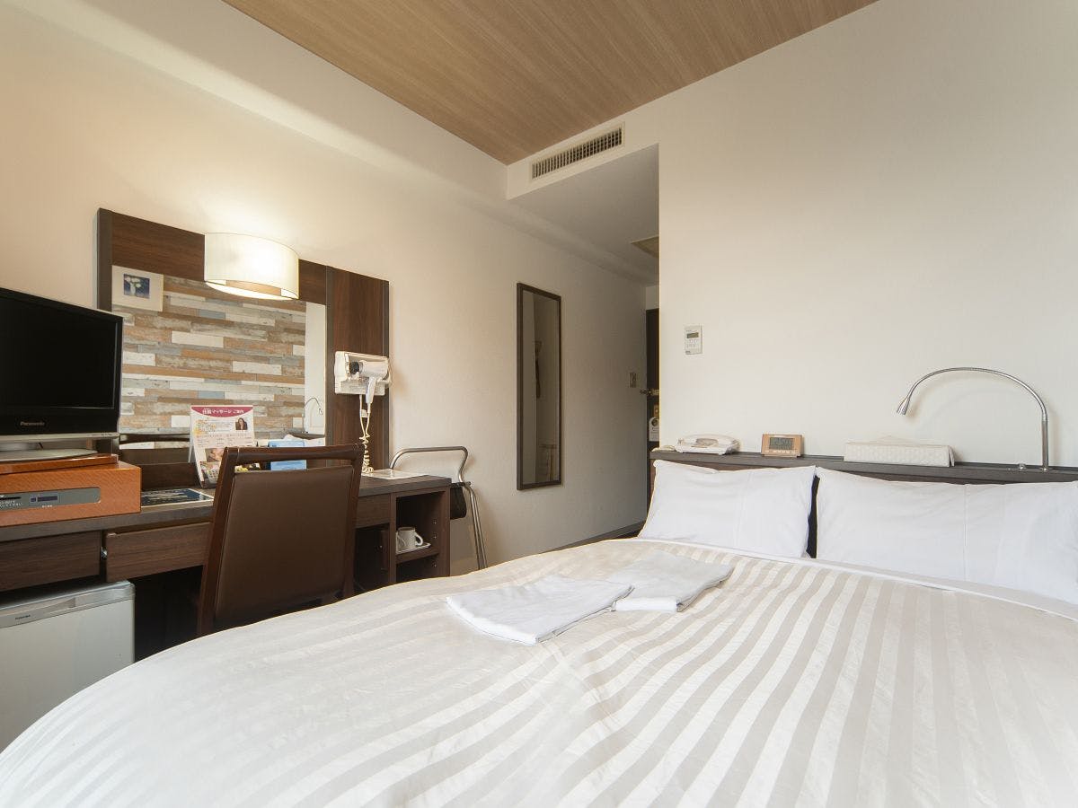 Kamar Semi-Double Bebas Rokok