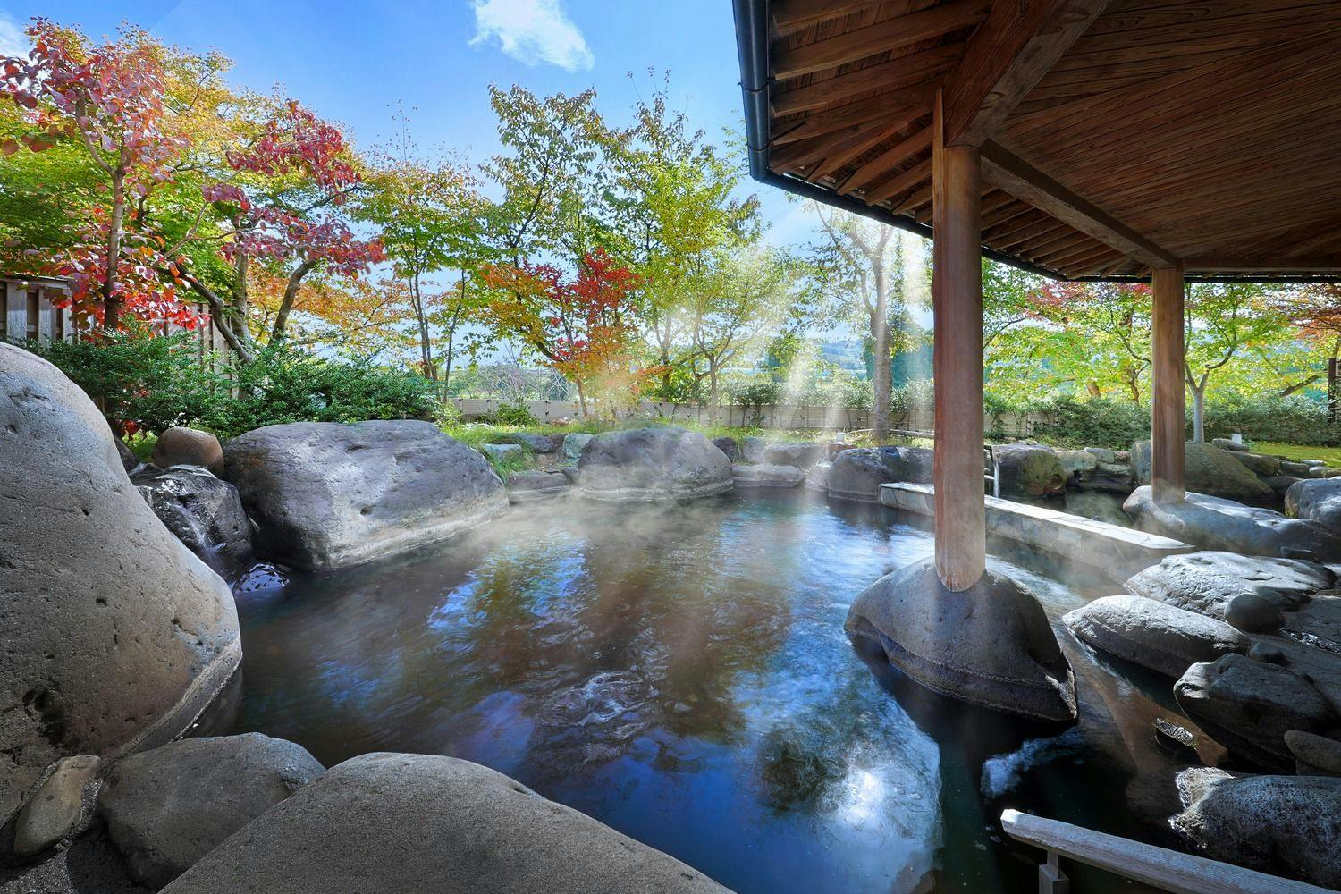 ออนเซ็นกลางแจ้ง (ฤดูใบไม้ร่วง)