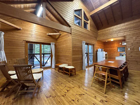 ◆【คอทเทจ】คอทเทจเก่าสำหรับ 10 คน พร้อมห้องนั่งเล่น