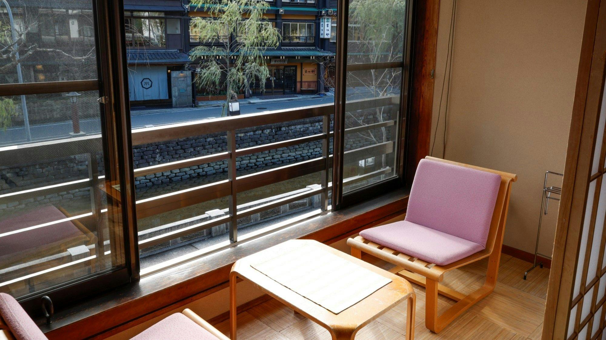 강가 보장 일본식 방