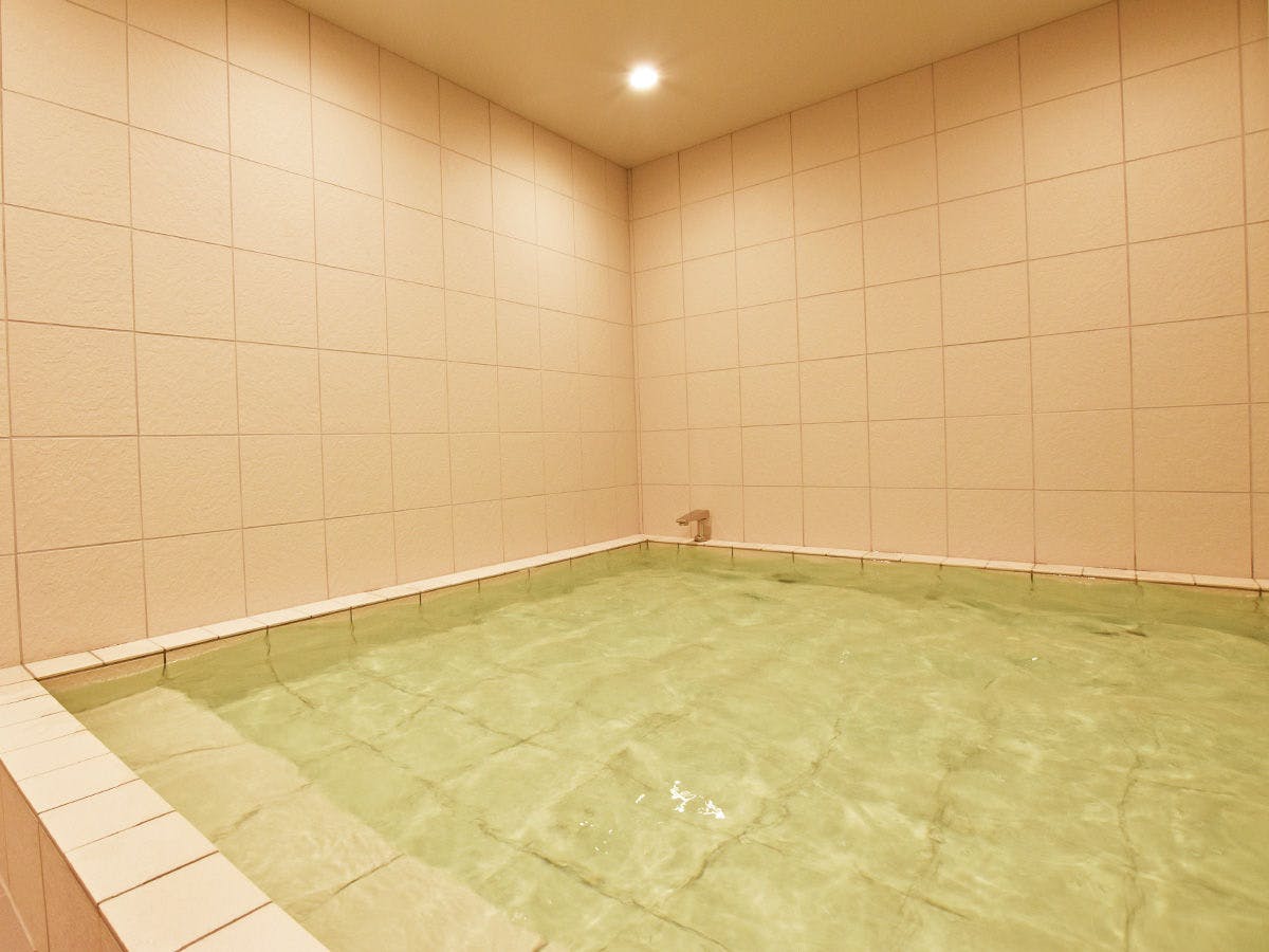 【ห้องอาบน้ำสำหรับผู้ชายเท่านั้น】