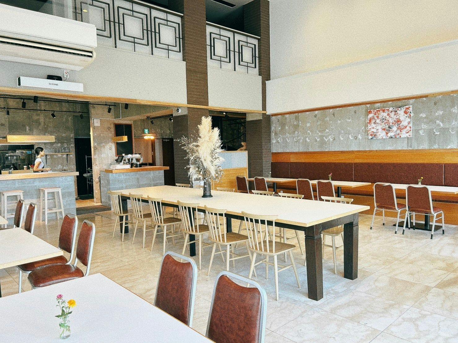 Kafe di lantai 1