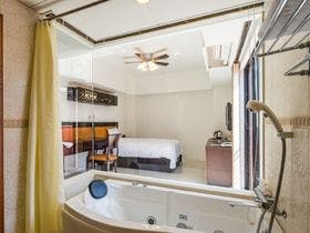 ローヤル　ホテル