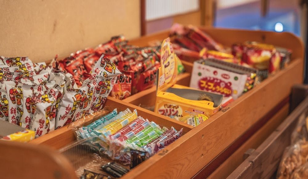 ร้านค้าของเรามีขนมเล็กๆ น้อยๆ จำหน่ายค่ะ