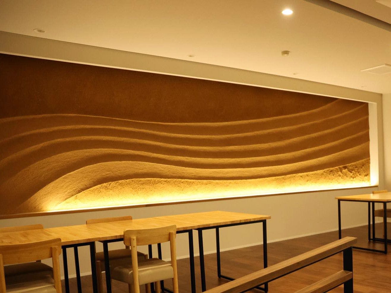 ผนังของห้องอาหารหลัก Kaede.