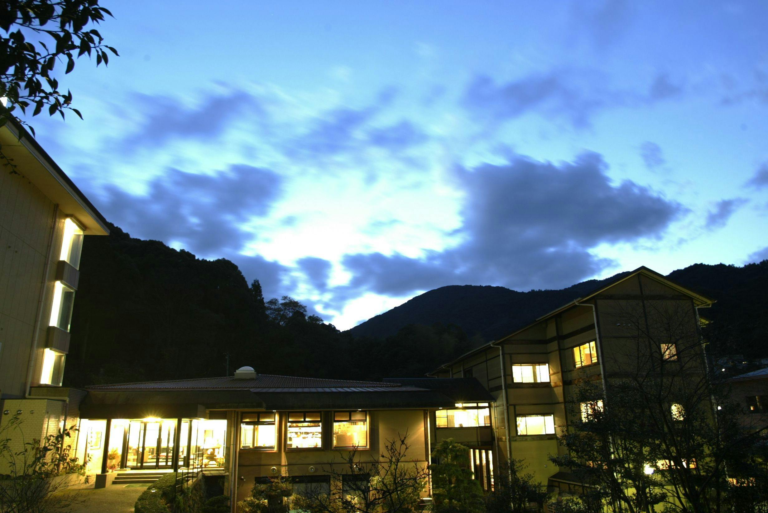 Gyokusenkaku