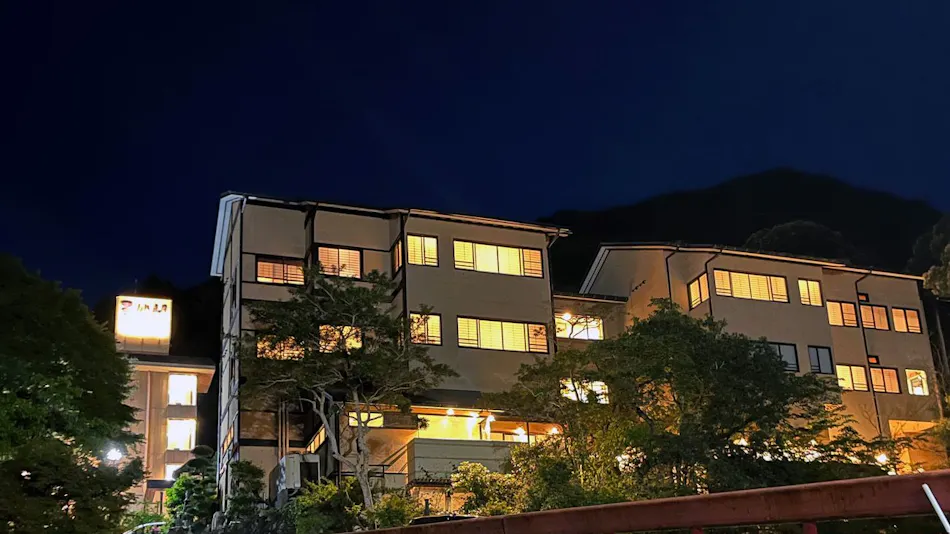 Gyokusenkaku