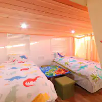 【202 트레일러 하우스 로프트 트윈】