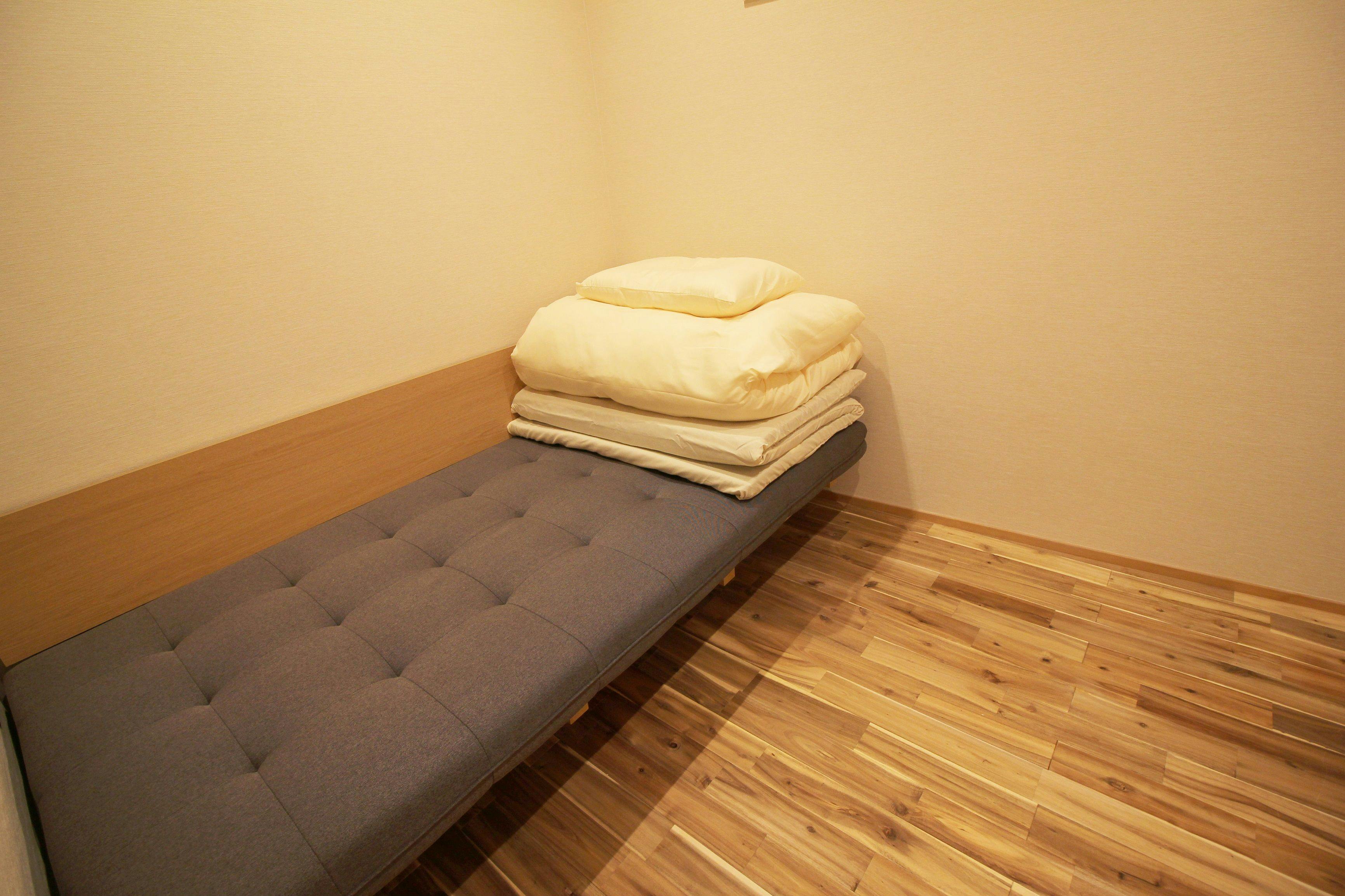Hakata (Kamar sudut terdekat dari jalan)