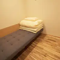 Hakata (Kamar sudut terdekat dari jalan)