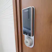 Kunci pintu elektronik