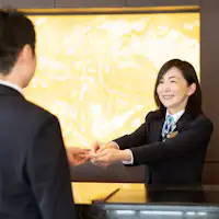 แผนกต้อนรับเปิดให้บริการตลอด 24 ชั่วโมง