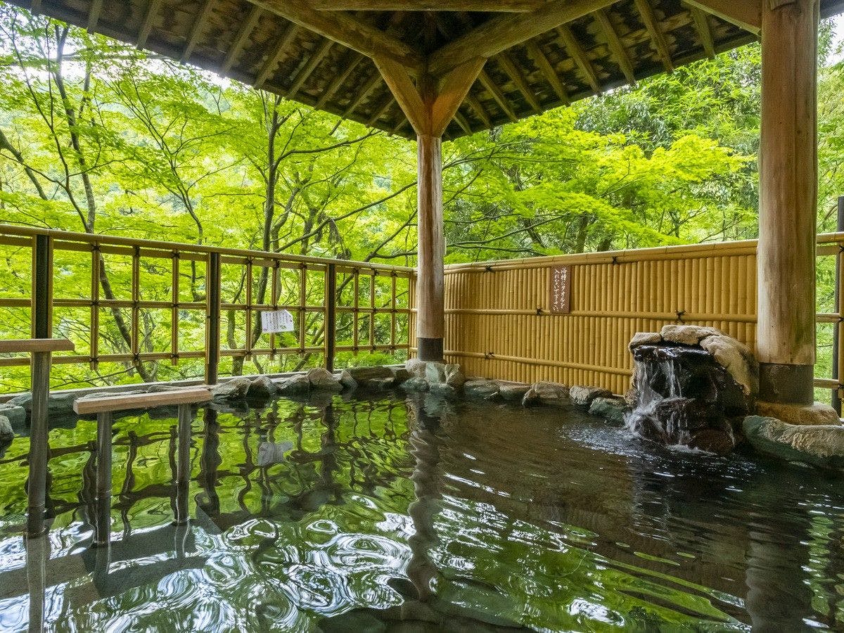 Yamanaka Onsen Yubatake no Yado Hanatsubaki