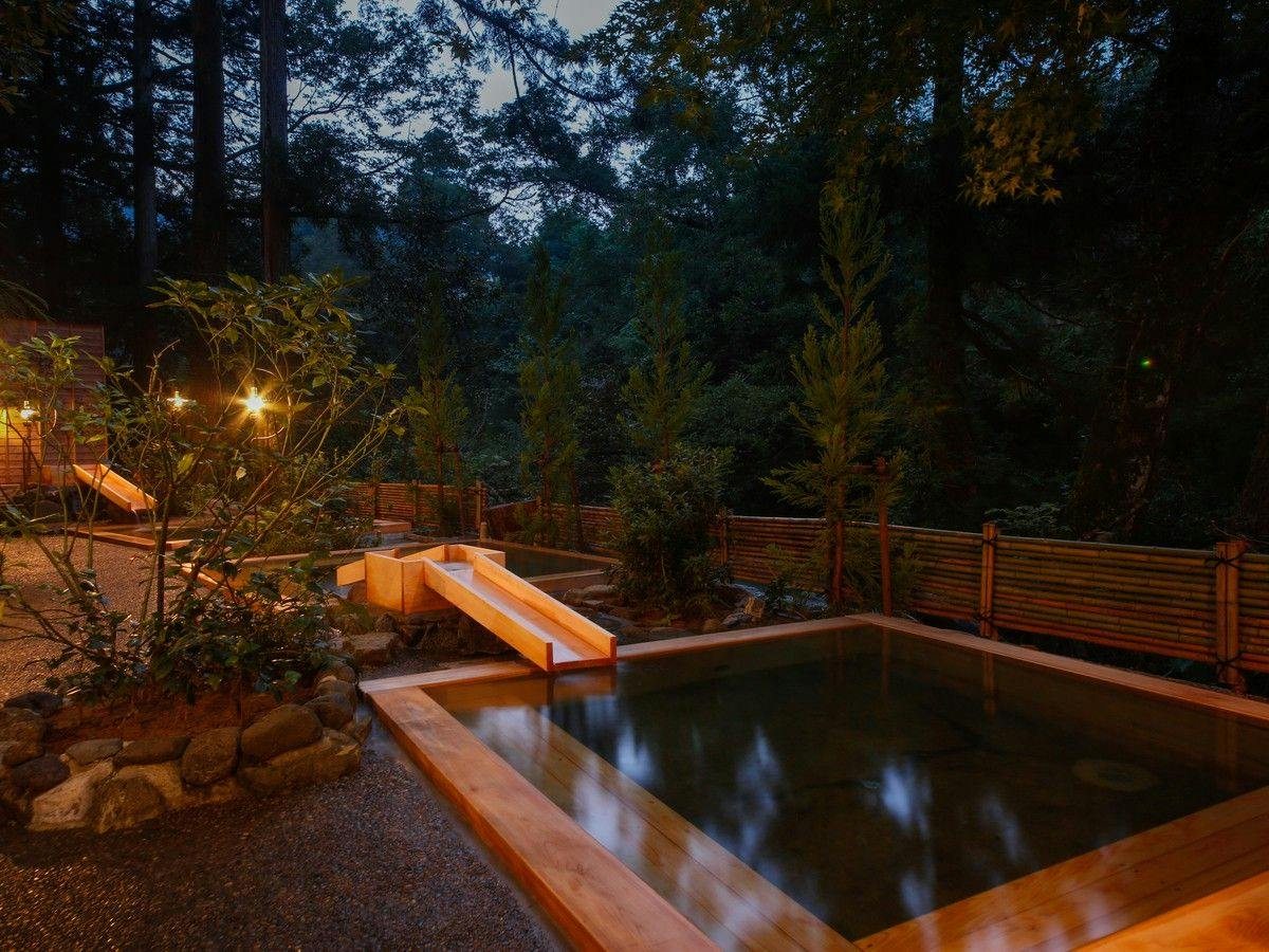 Yamanaka Onsen Yubatake no Yado Hanatsubaki