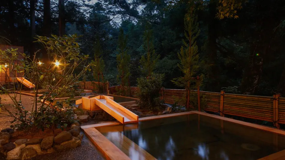 Yamanaka Onsen Yubatake no Yado Hanatsubaki