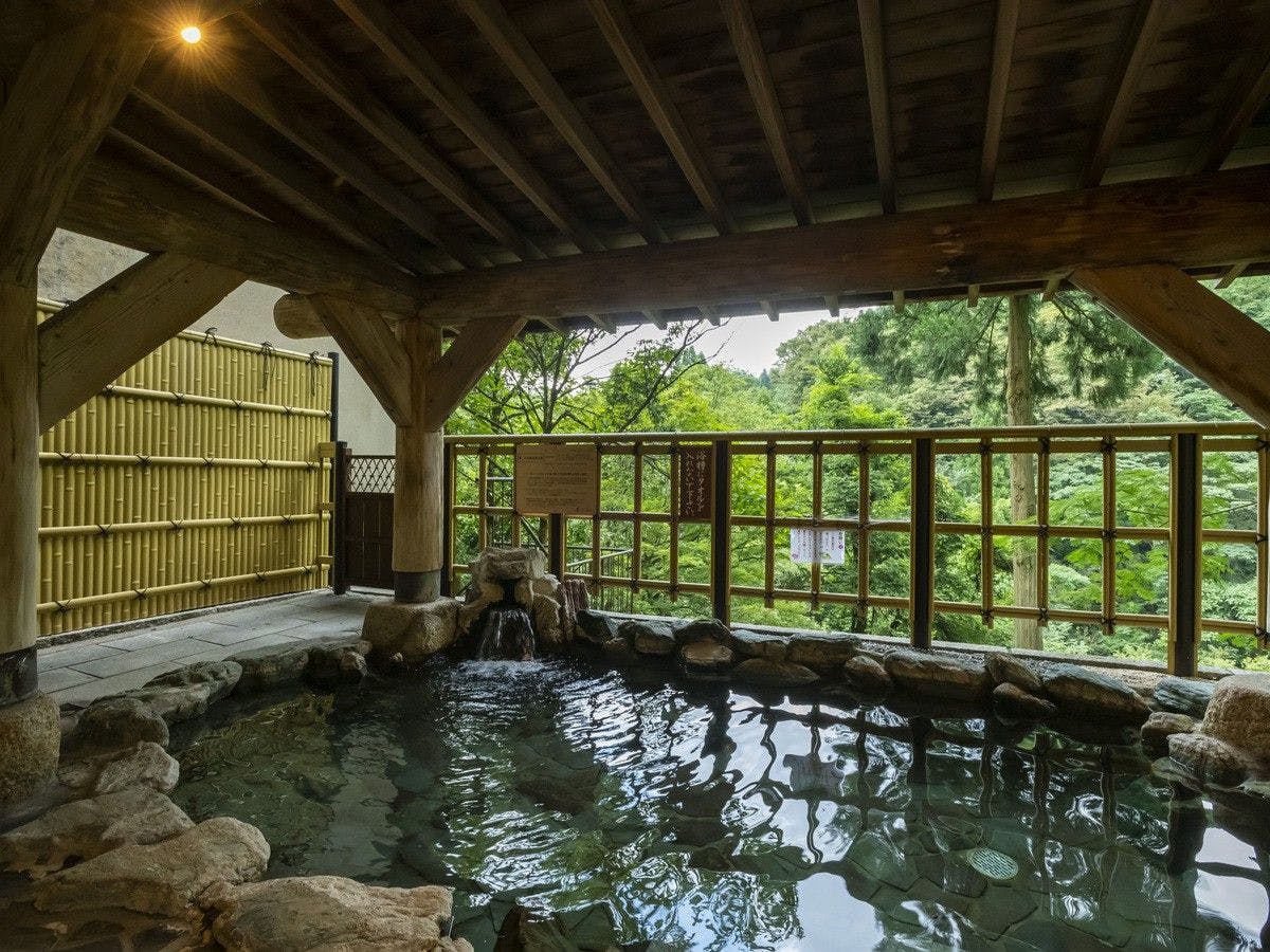 Yamanaka Onsen Yubatake no Yado Hanatsubaki