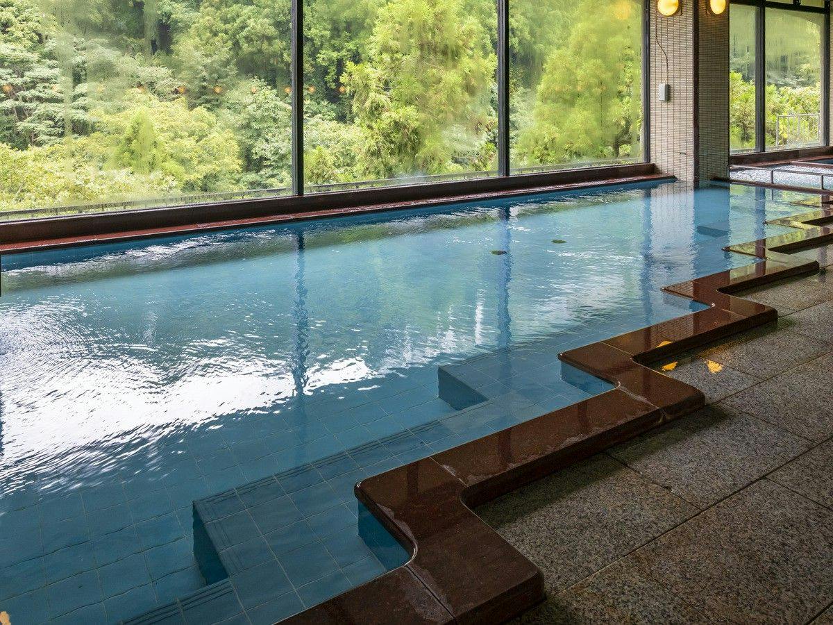 Yamanaka Onsen Yubatake no Yado Hanatsubaki