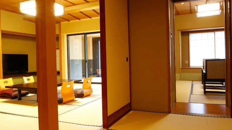 Yamanaka Onsen Yubatake no Yado Hanatsubaki