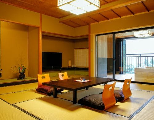 ■部屋■ひのきの半露天風呂付客室／75平米