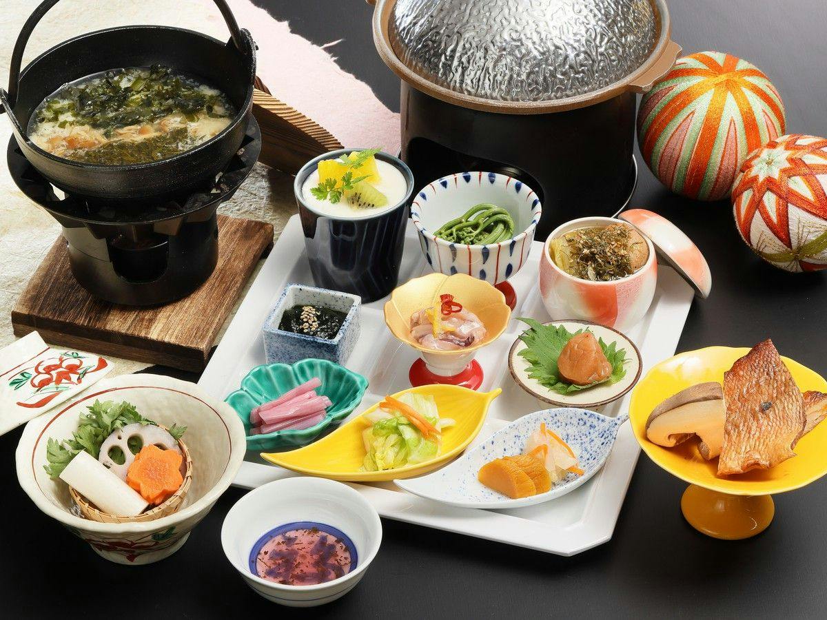 Yamanaka Onsen Yubatake no Yado Hanatsubaki