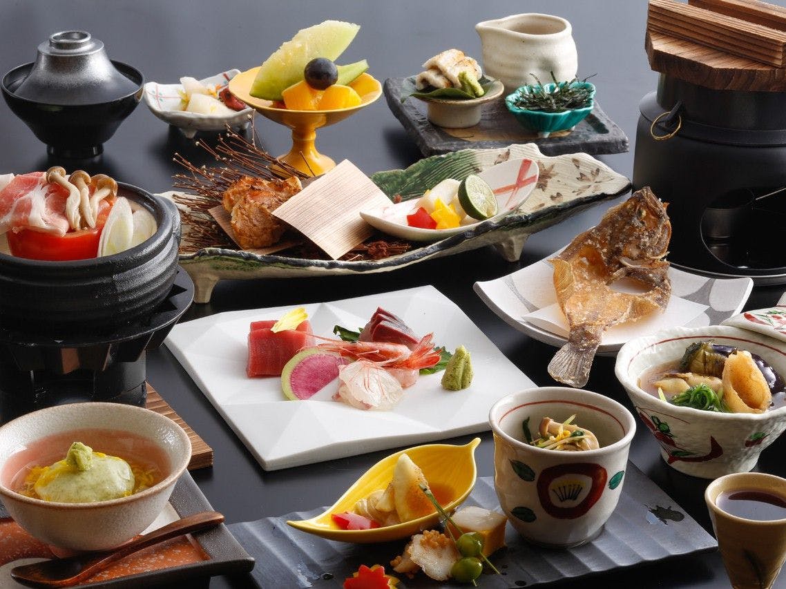 Yamanaka Onsen Yubatake no Yado Hanatsubaki