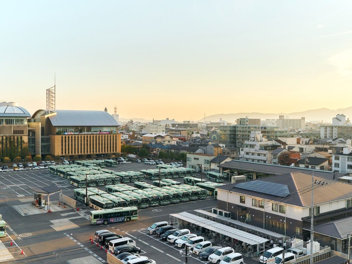 โรงรถคุโจ