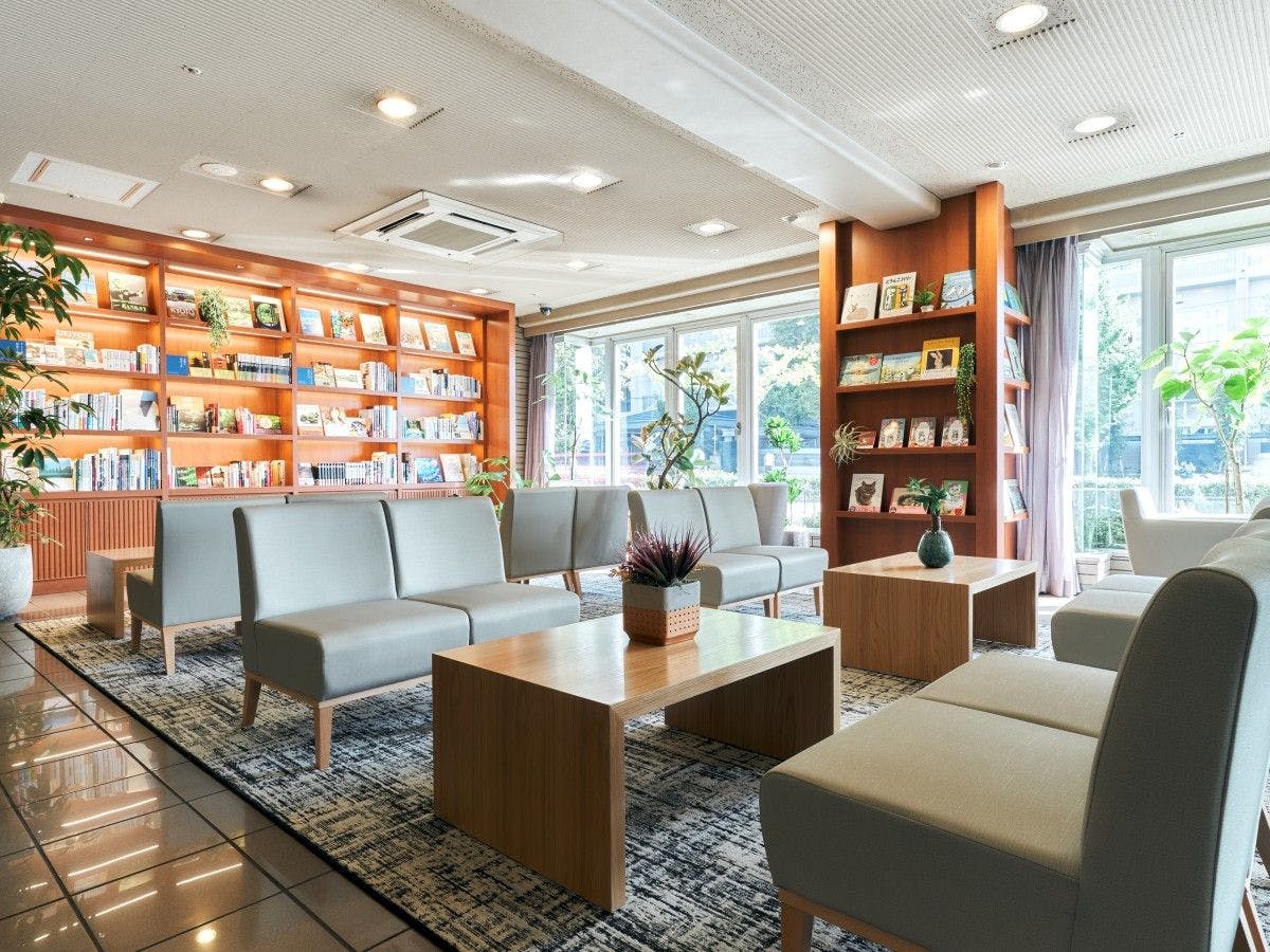 ล็อบบี้ส่วนหน้าของอาคารหลัก