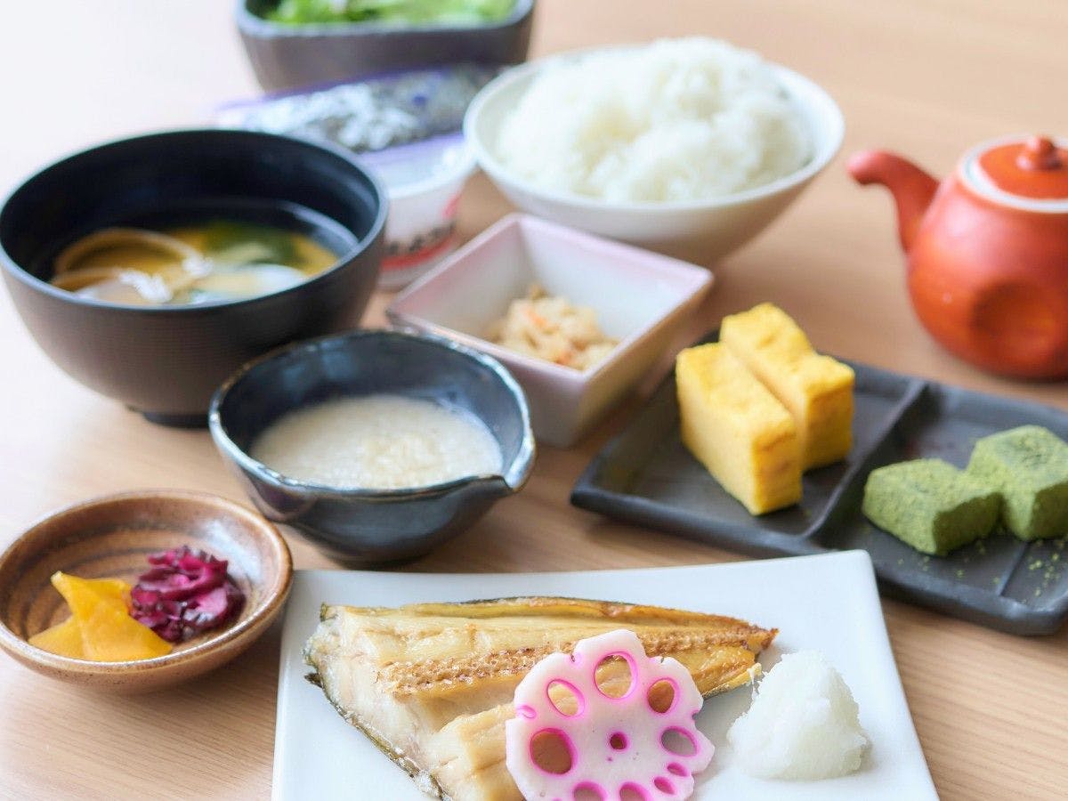 อาหารเช้าสไตล์ญี่ปุ่น