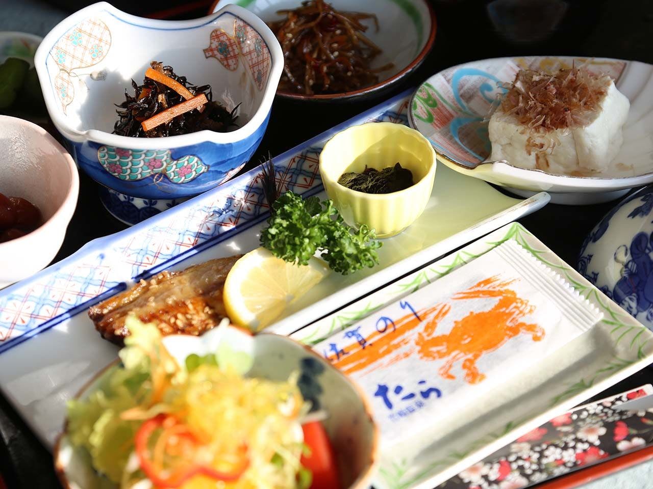 Sarapan hangat buatan tangan.