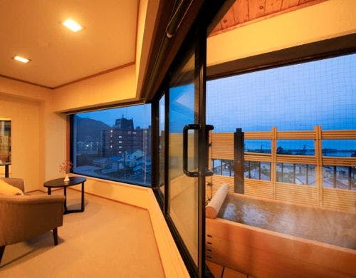 【露天風呂付和室】広々とした空間