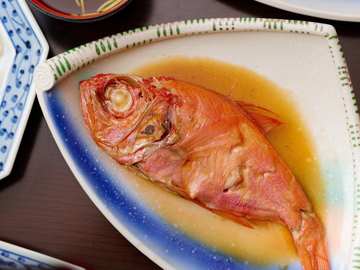 【Makan malam】Ikan kinmedai rebus seekor (hidangan keseluruhan) ※Imej ilustrasi