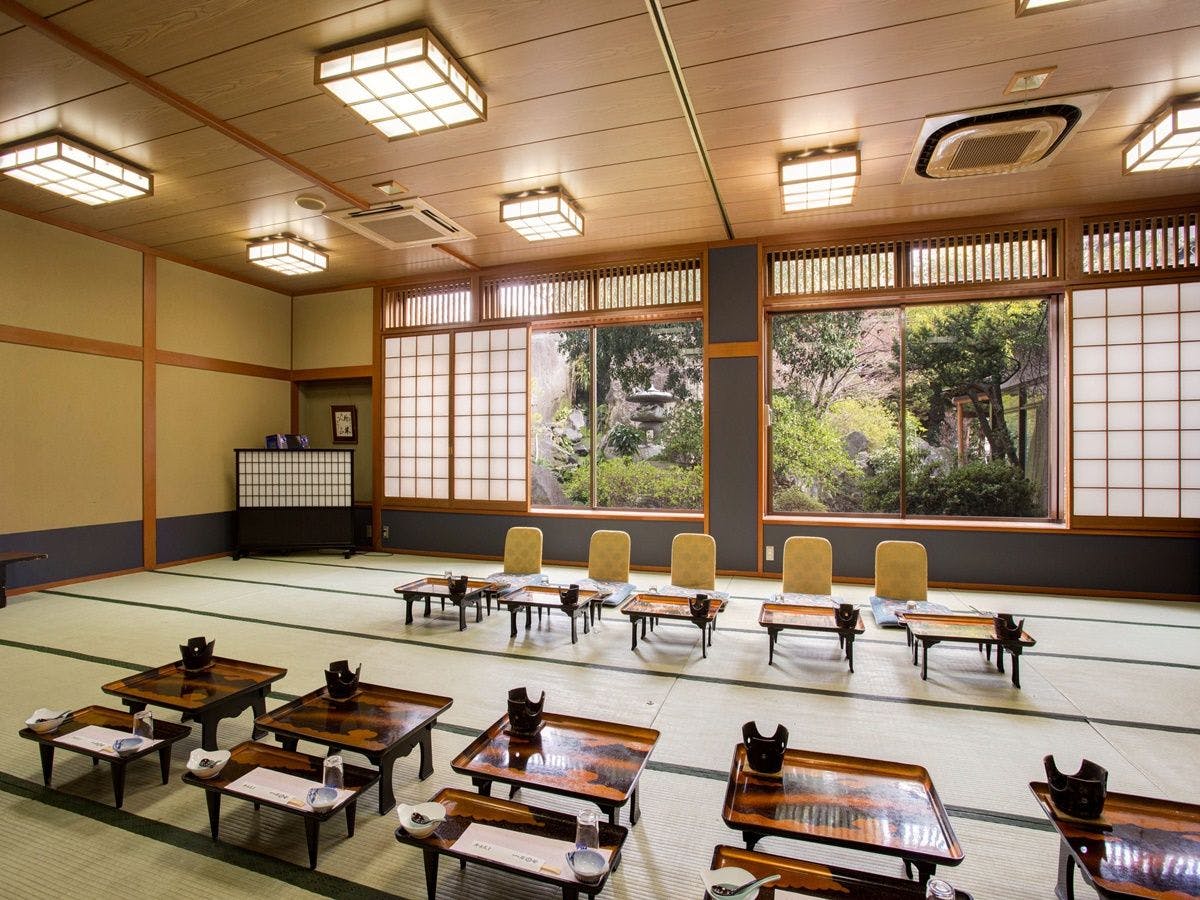 *【ภายในอาคาร (ห้องจัดเลี้ยง)】สำหรับกลุ่มหรือคณะ