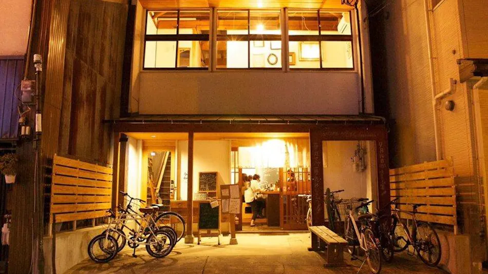 Fukuoka Guesthouse HIVE