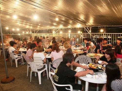 สถานที่บาร์บีคิวบนดาดฟ้า