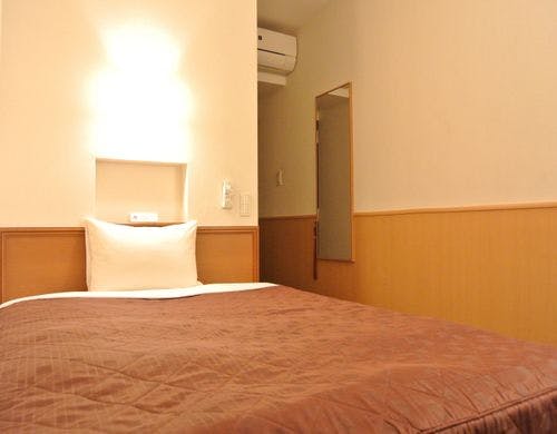 ダブルベッド・個別空調