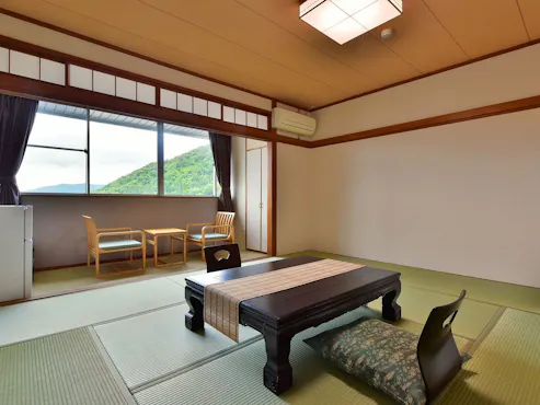 ห้องสไตล์ญี่ปุ่น 10 เสื่อทาทามิ (พร้อมห้องอาบน้ำและห้องน้ำ)