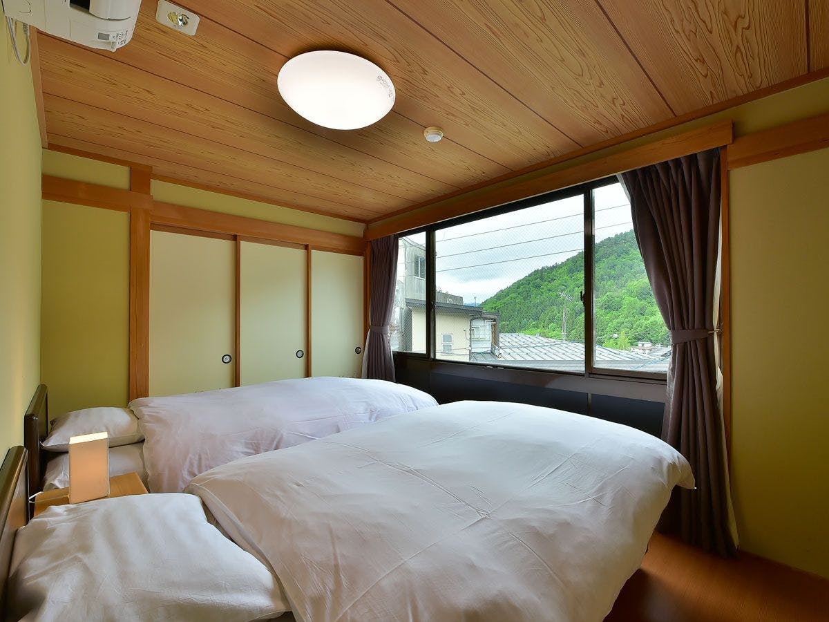 ห้องสไตล์ญี่ปุ่นและตะวันตก (ความจุ 2-6 คน)