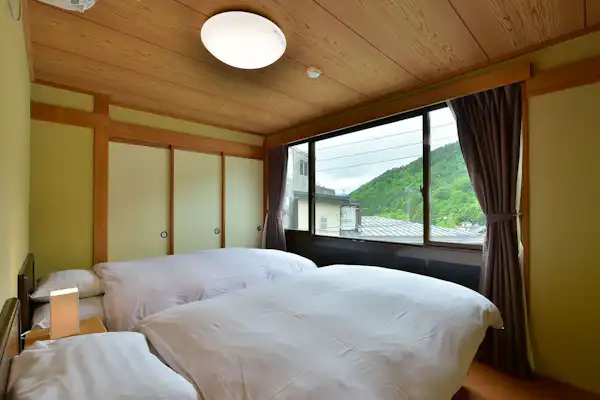 ห้องสไตล์ญี่ปุ่นและตะวันตก (ความจุ 2-6 คน)