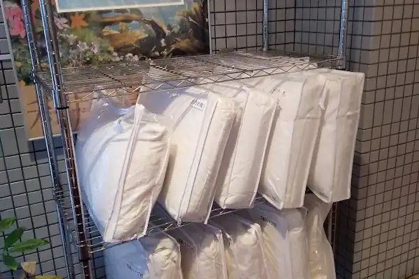 1楼免费枕头租借区